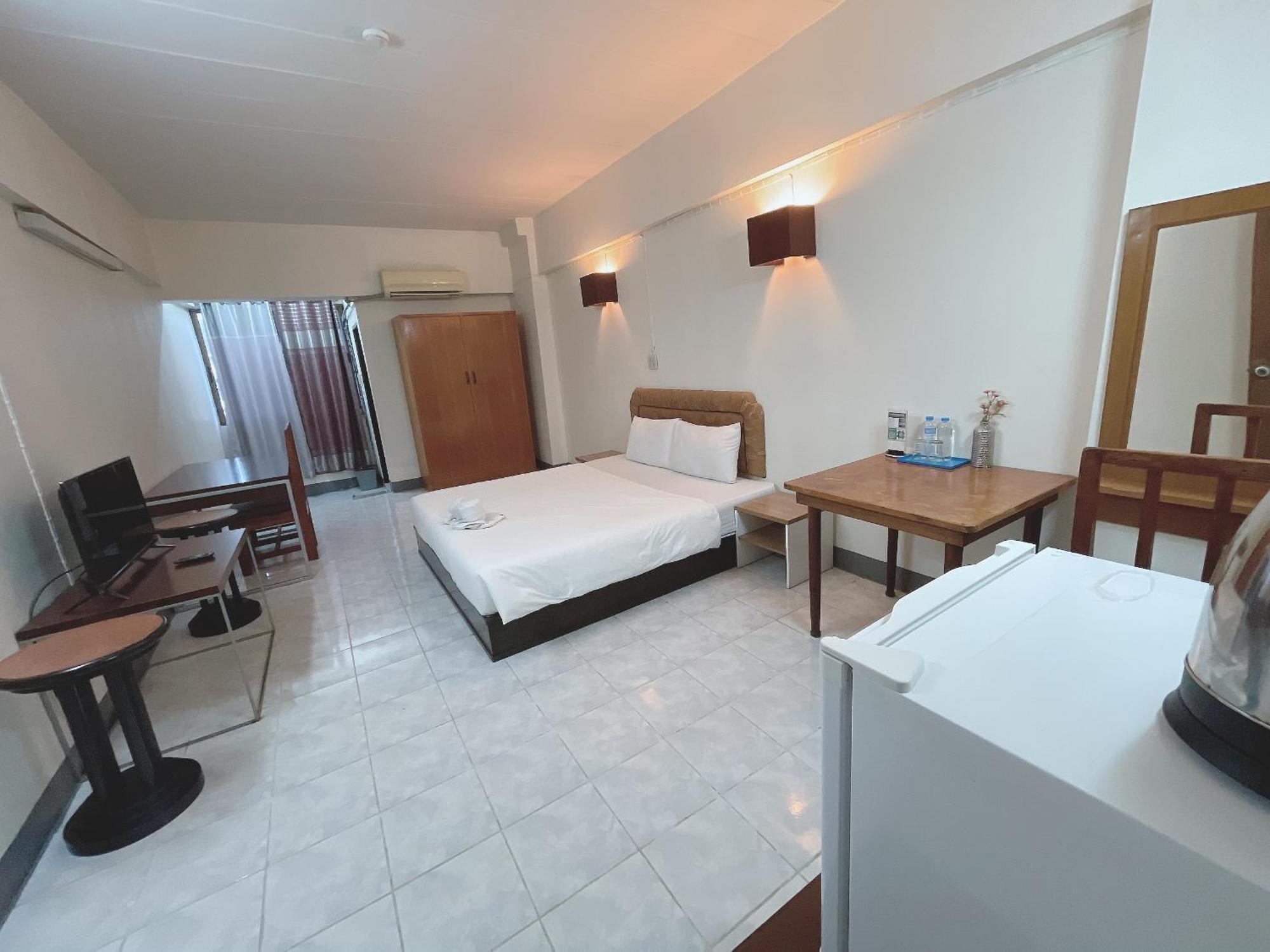 Win Mansion Motel Bangkok Exterior photo
